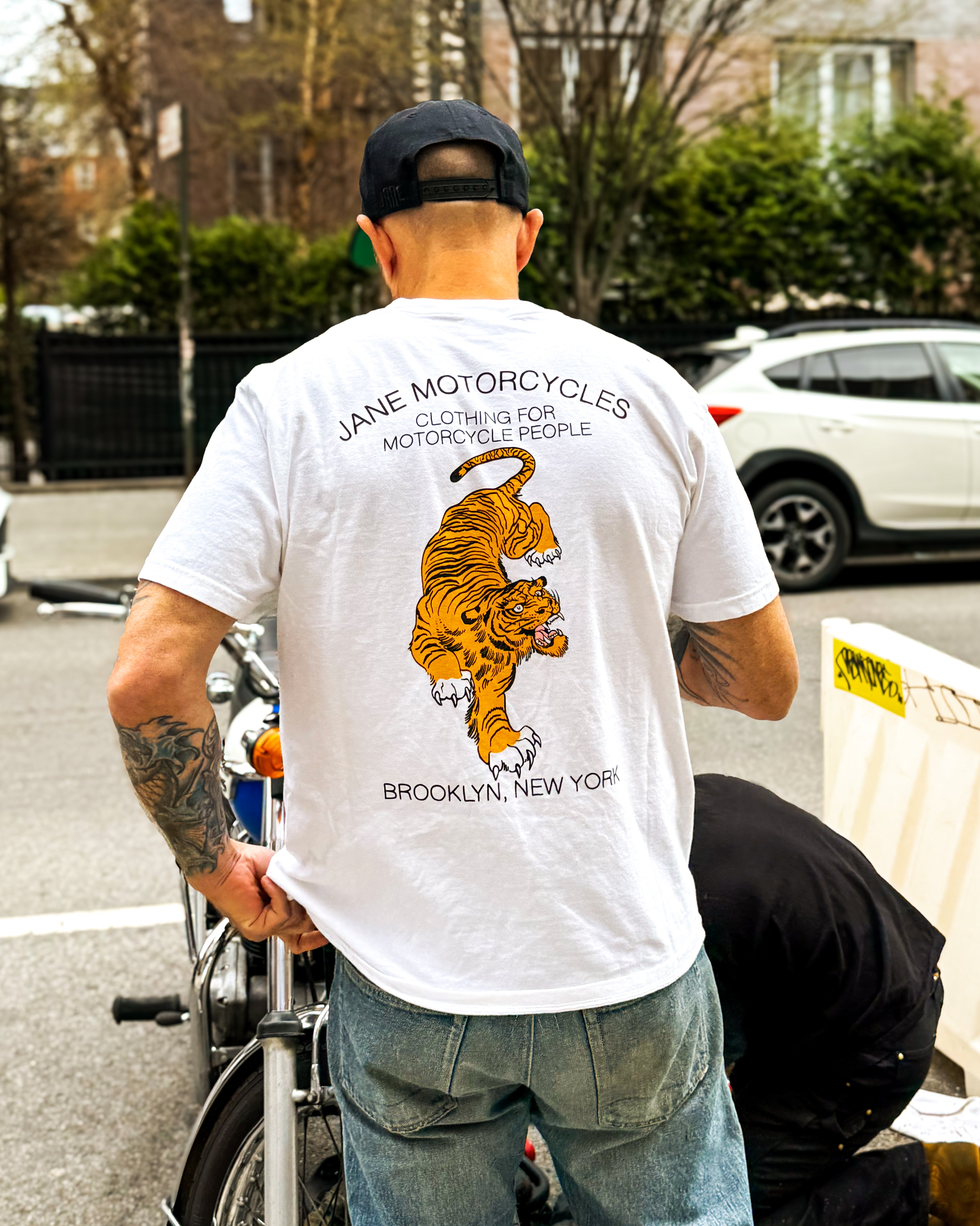 MOTT STREET SHORT SLEEVE - WHITE