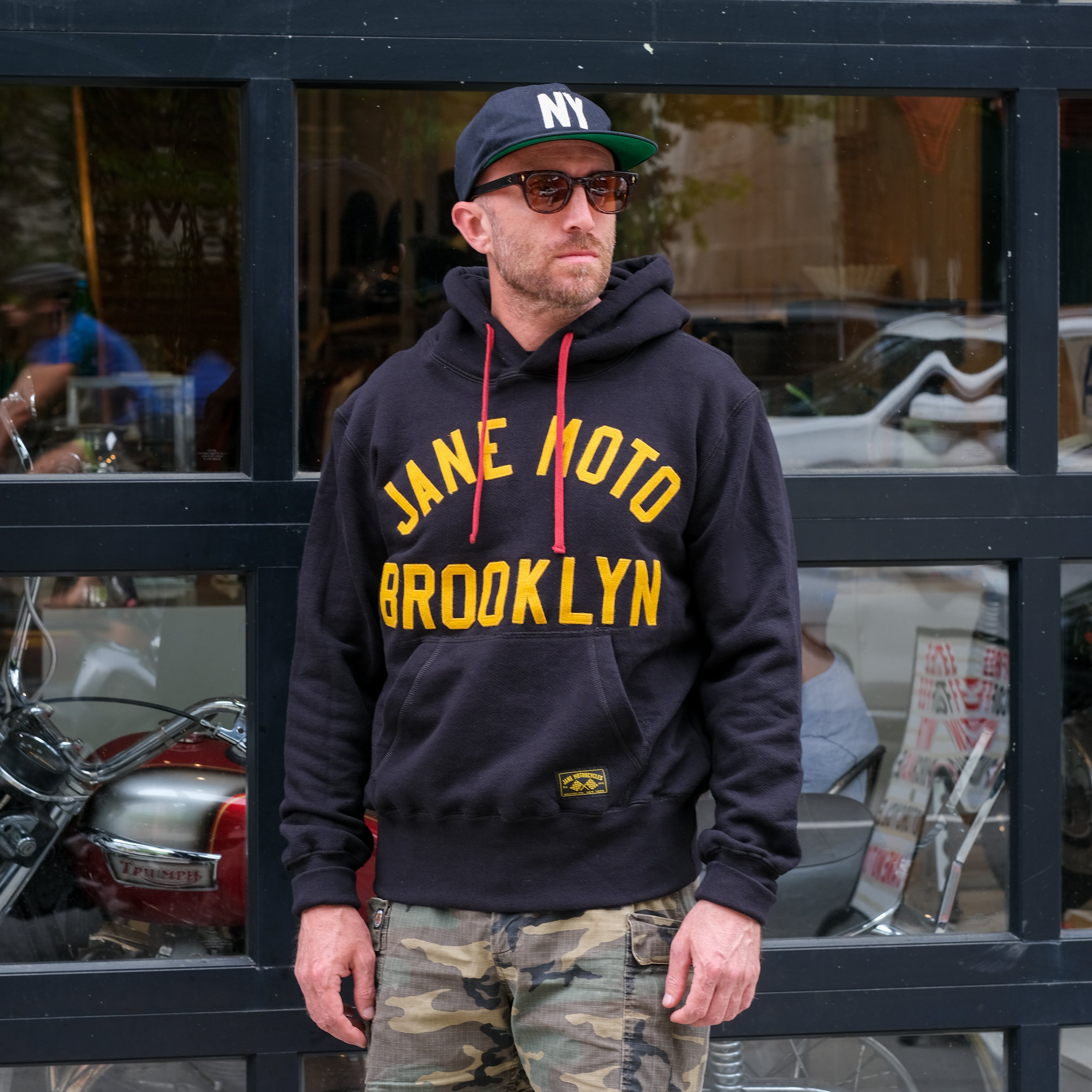 GOLD FELT ORGANIC COTTON HOODIE - BLACK