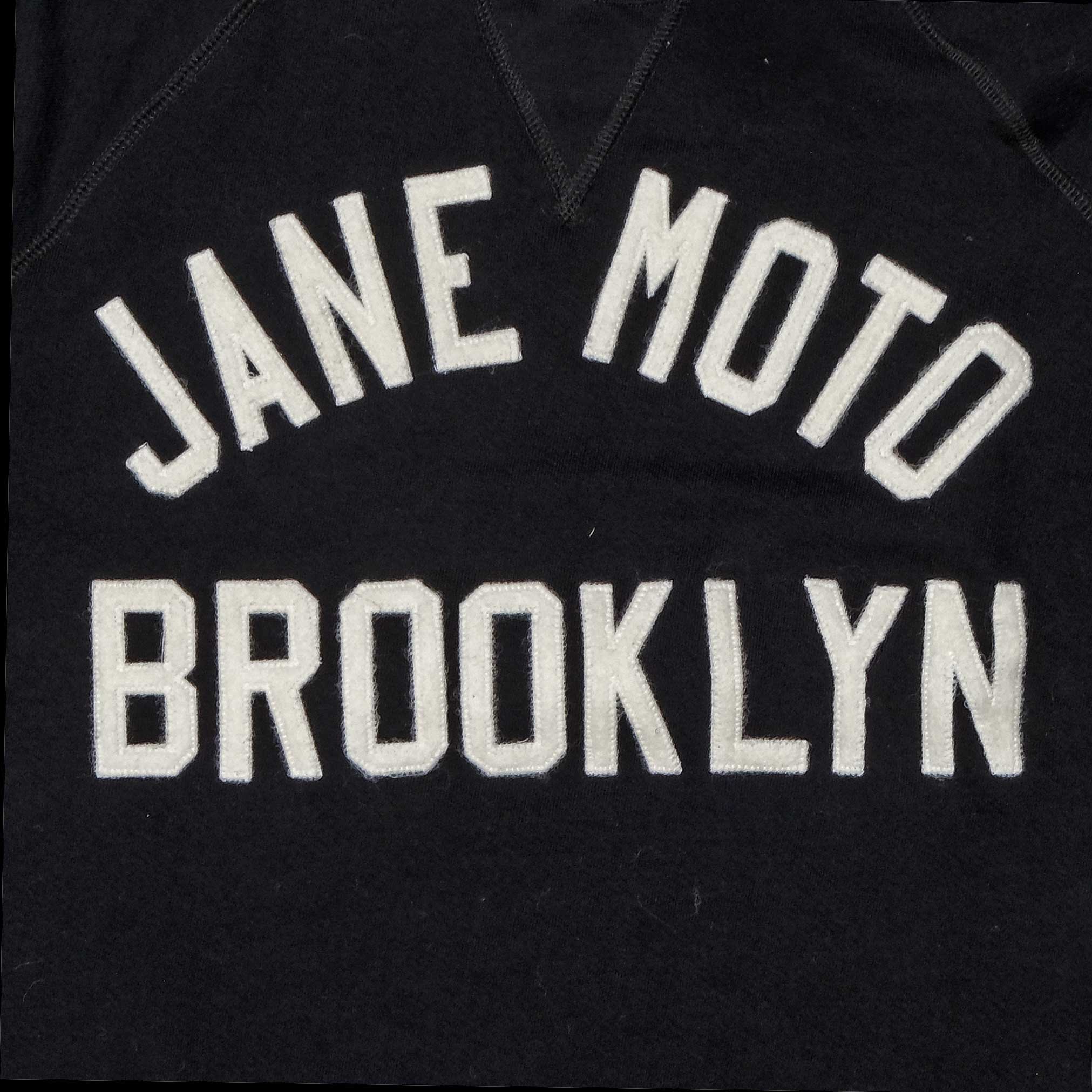 WHITE FELT ORGANIC COTTON CREWNECK - BLACK