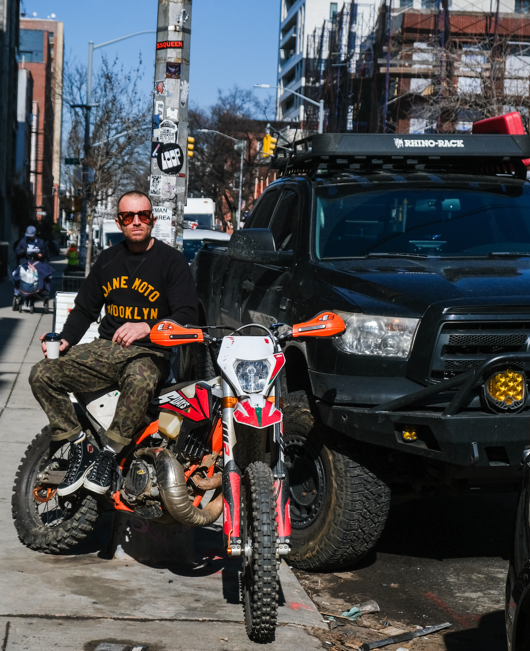 GOLD FELT ORGANIC COTTON CREWNECK - BLACK