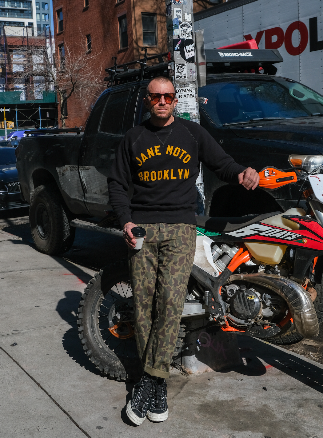 GOLD FELT ORGANIC COTTON CREWNECK - BLACK
