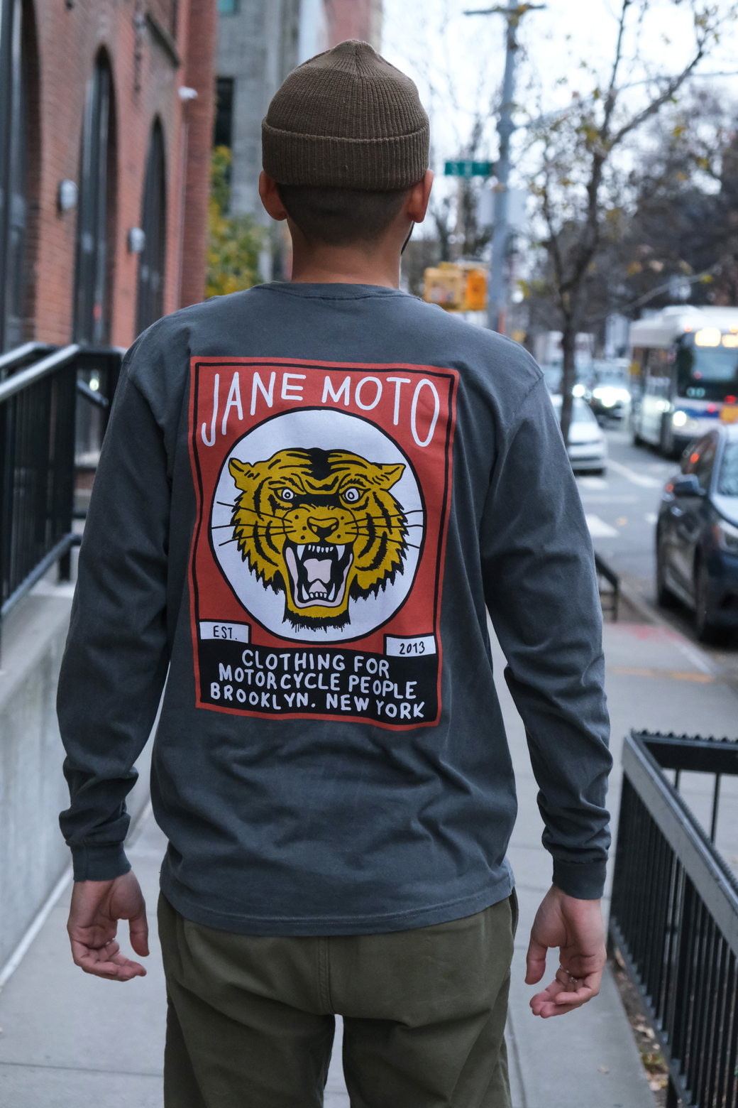 LUDLOW TIGER COLOR LONG SLEEVE T-SHIRT - GARMENT DYED - GREY