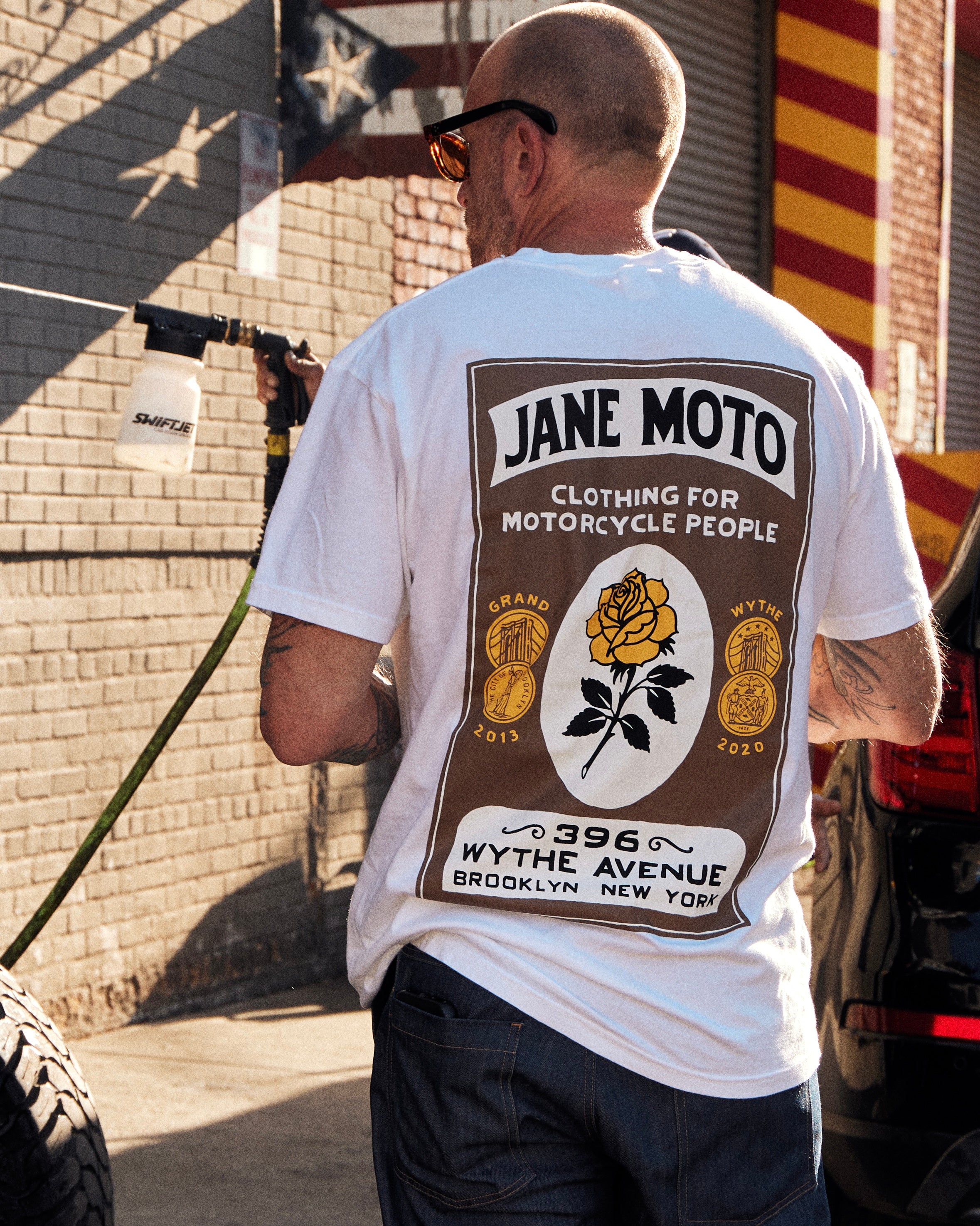 CITY OF BROOKLYN SHORT SLEEVE - White/Brown